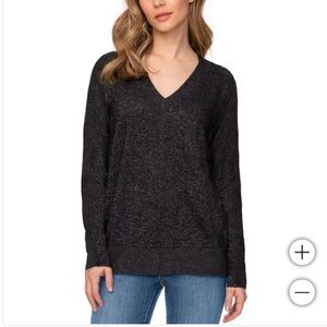 NWT Buffalo Ladies' Cozy Black V-Neck Long Sleeve Top